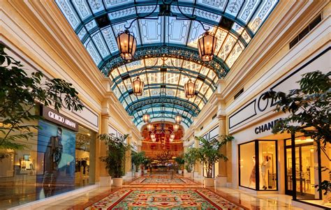 shopping near bellagio las vegas|Bellagio Shops .